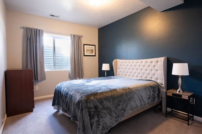 Building Photo - 1912 Oregon Ave