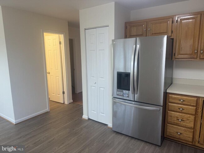 Building Photo - 90 English Run Cir