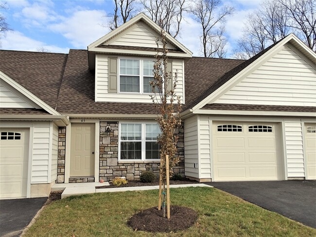 Building Photo - 45 Maize Cir