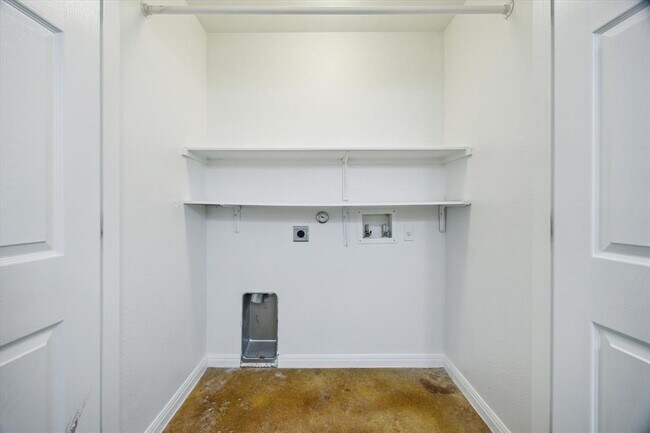 Building Photo - 4512 Senda Ln