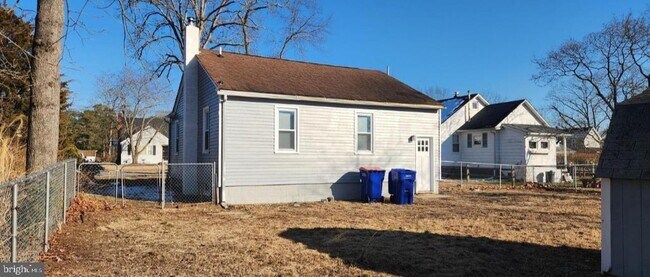 Building Photo - 104 N 13th St