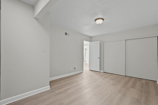 Building Photo - 26851 Oak Branch Cir