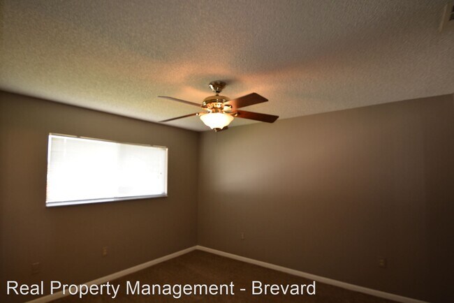 Building Photo - 620 Ridge Club Dr
