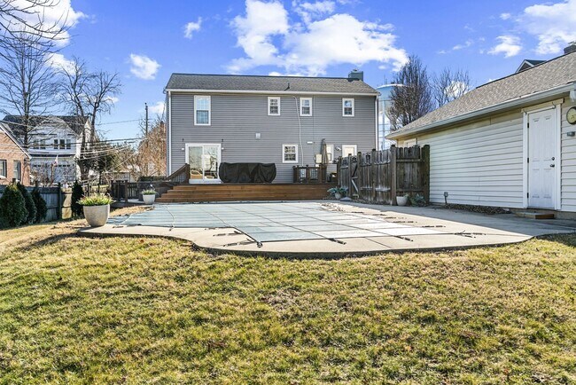 Building Photo - 3100 Franklin St