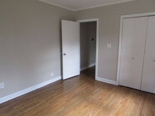 Building Photo - Close to Downtown Sumter