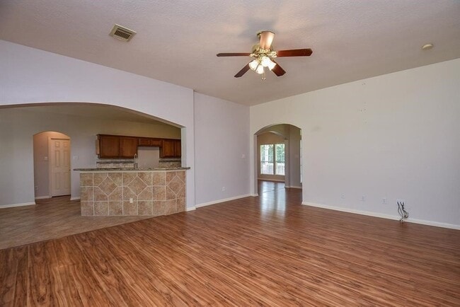 Building Photo - 2811 County Rd 64