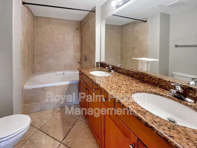 Building Photo - 13110 Bella Casa Cir