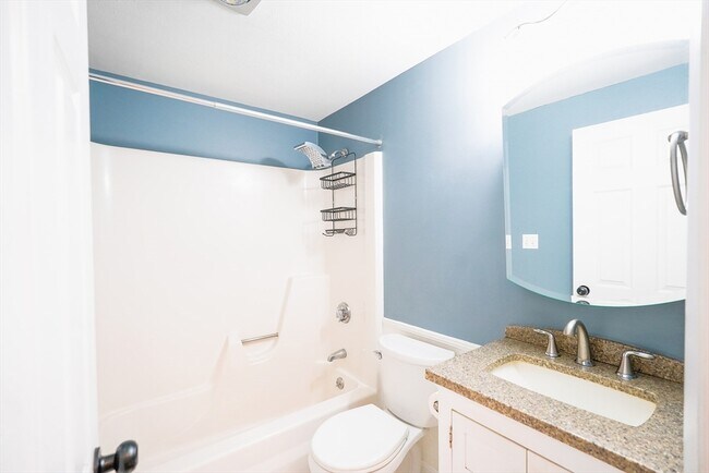 Building Photo - 40 Spring Cove Rd