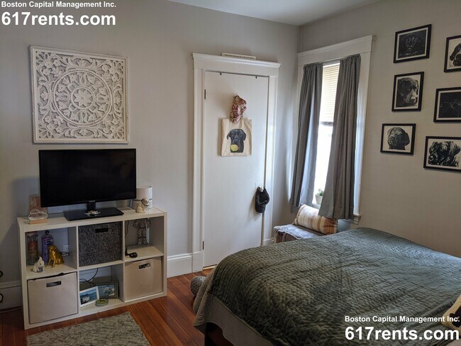 Building Photo - 113 3rd St