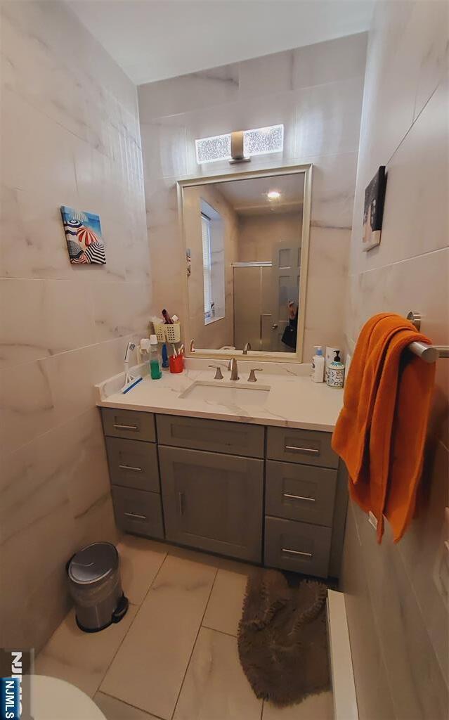 Building Photo - 613 3rd St