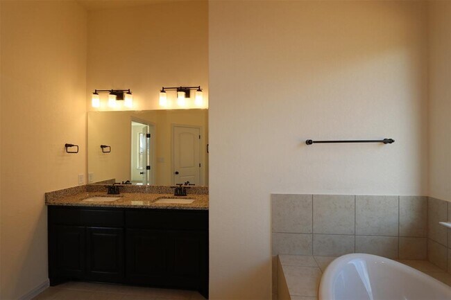 Building Photo - 3305 Amerigo Pl