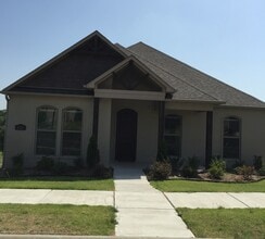 Building Photo - Beautiful home in Gated Subdivision
