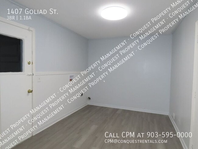 Building Photo - 1407 Goliad St