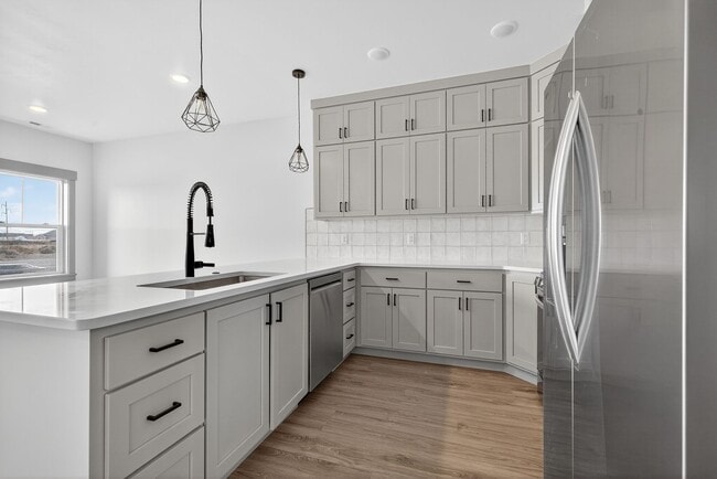 Building Photo - BRAND NEW TOWNHOME IN AMMON IDAHO 3 BED 2.5 BATH WITH 2 STALL GARAGE