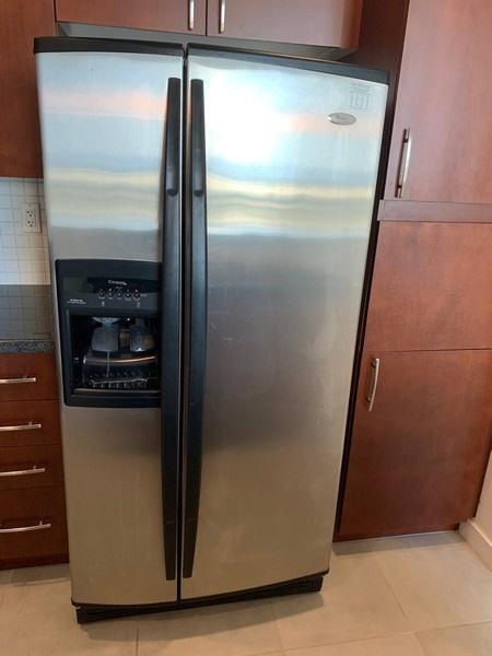 Building Photo - 300 S Australian Ave