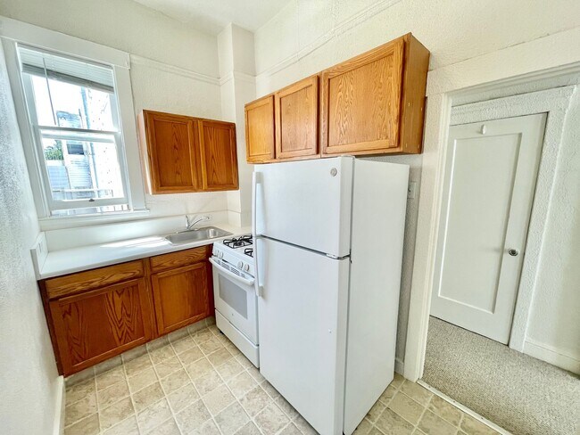 Building Photo - Charming Hayes Valley Studio! Location! La...