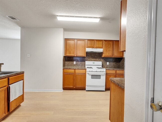 Building Photo - 14202 Old Dock Ln