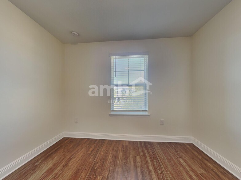 Building Photo - 20256 Calla Lily Dr