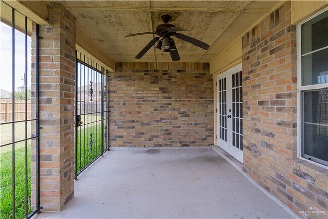 Building Photo - 2405 Singletary Dr