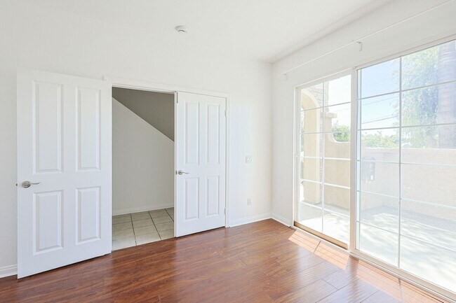 Building Photo - La Mesa 2BR + Office Room Townhome-Style Condo with 2-Car Garage Parking