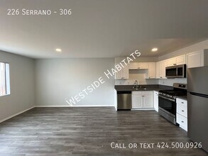Building Photo - 226 Serrano-306