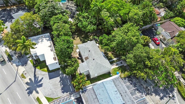 Building Photo - 2545 SW 27th Ln