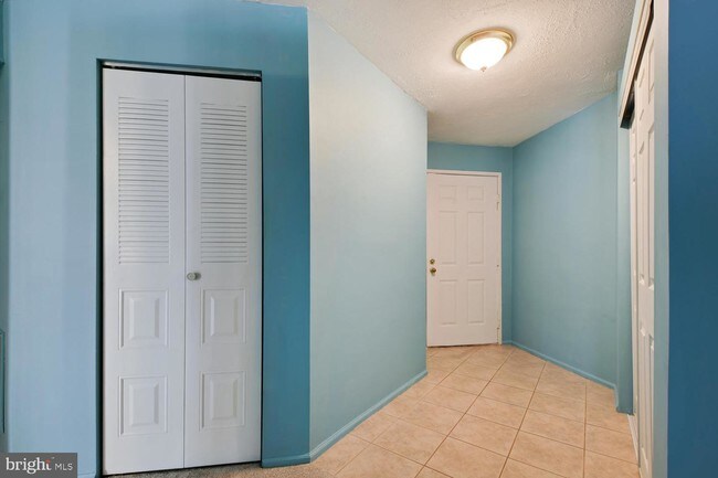 Building Photo - 7392 Elm Ct