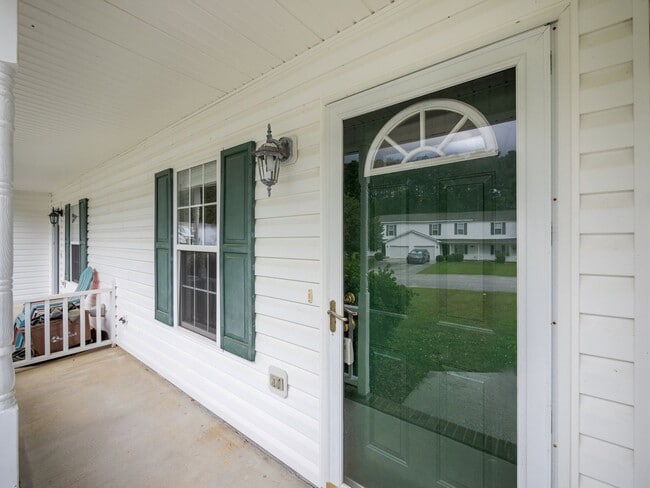 Building Photo - Welcome to Winners Circle!