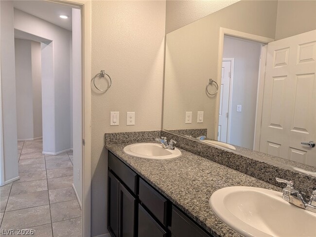 Building Photo - 1290 Paseo del Oso Ln