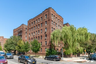 Building Photo - 250 ocean parkway