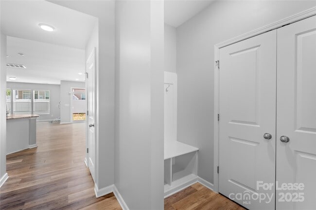 Building Photo - 15013 Savannah Hall Dr