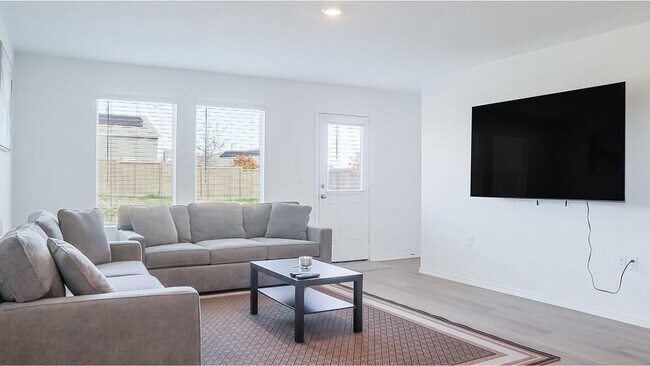 Building Photo - 2400 Willkomen Wy