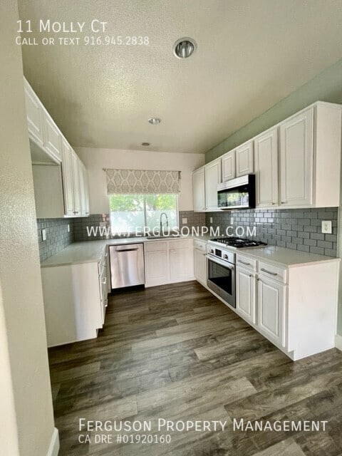 Building Photo - 11 Molly Ct