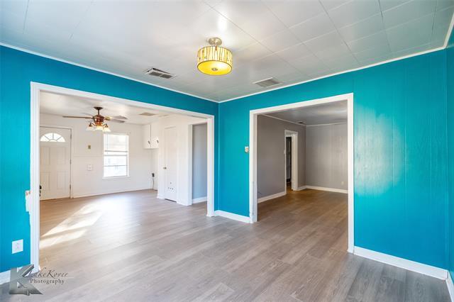 Building Photo - 301 S Mockingbird Ln