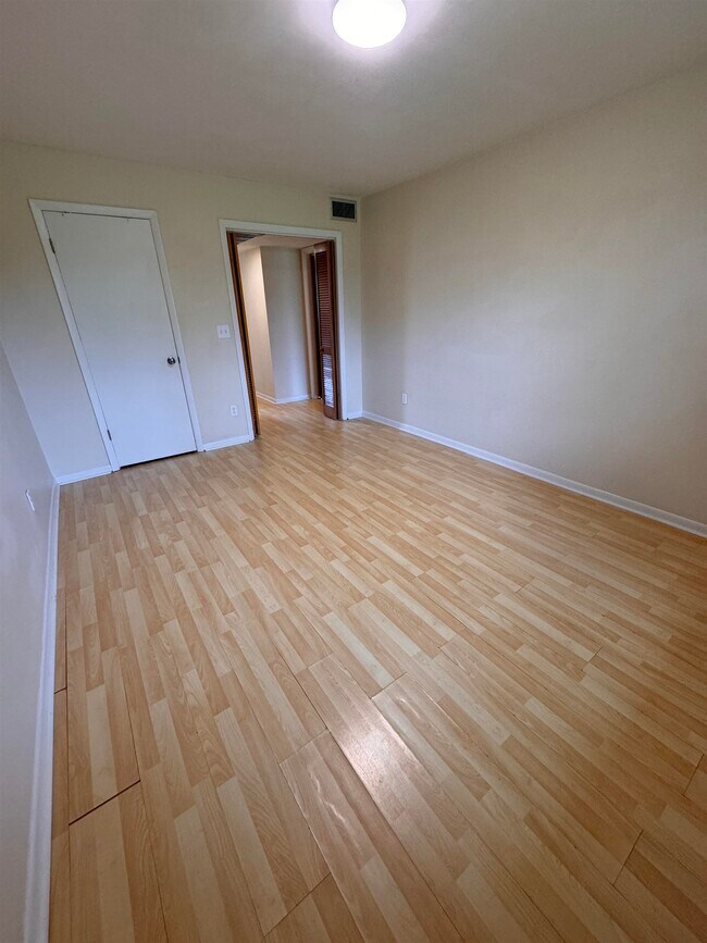 Building Photo - 600 Domenico Cir
