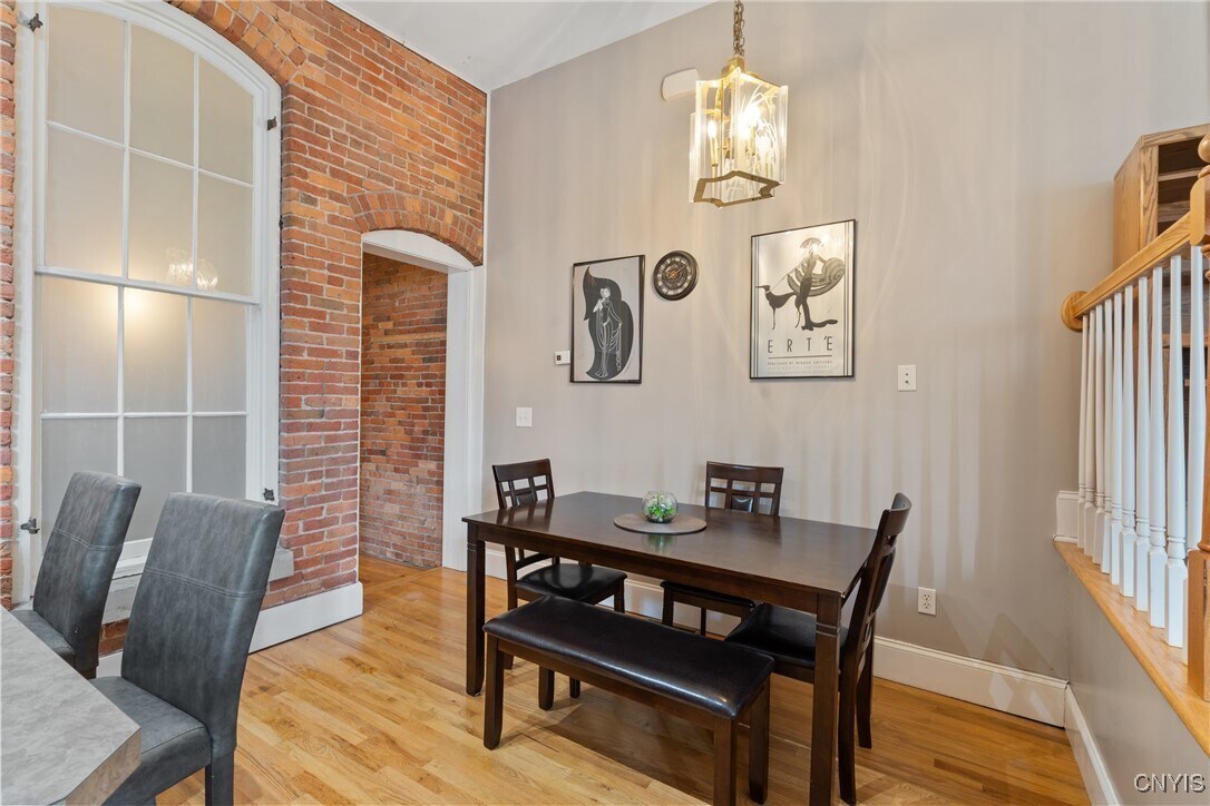 Building Photo - 317 W Fayette St