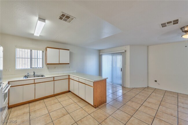 Building Photo - 6983 Appleton Dr