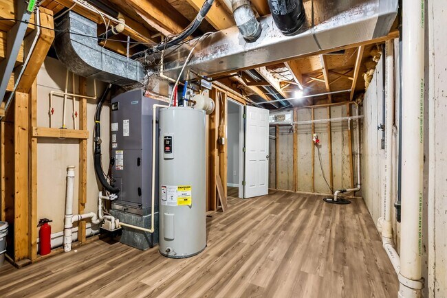 Building Photo - 215 Darrell Dr