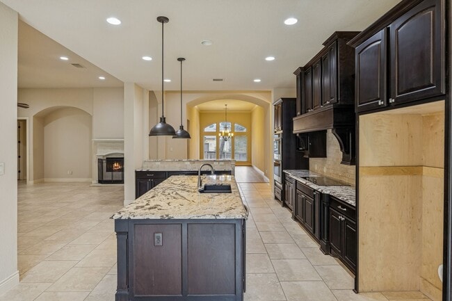 Building Photo - 944 Wilderness Oaks