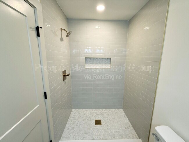 Building Photo - 5732 Allison Ave