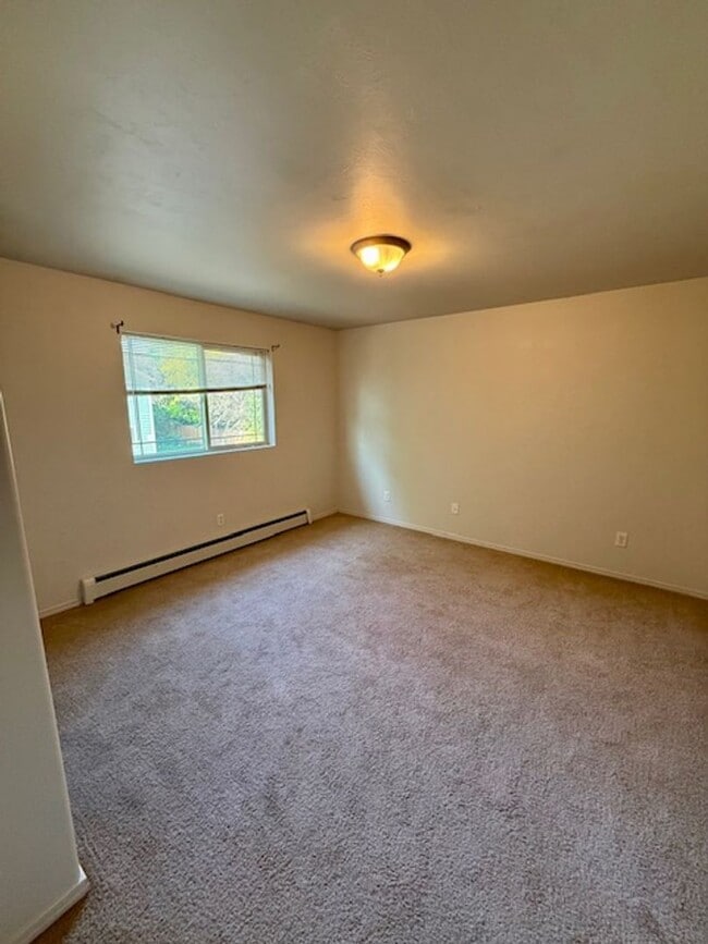 Building Photo - 3 Bedroom, 2.5 Bathroom Townhouse; Short Drive to MSU Campus
