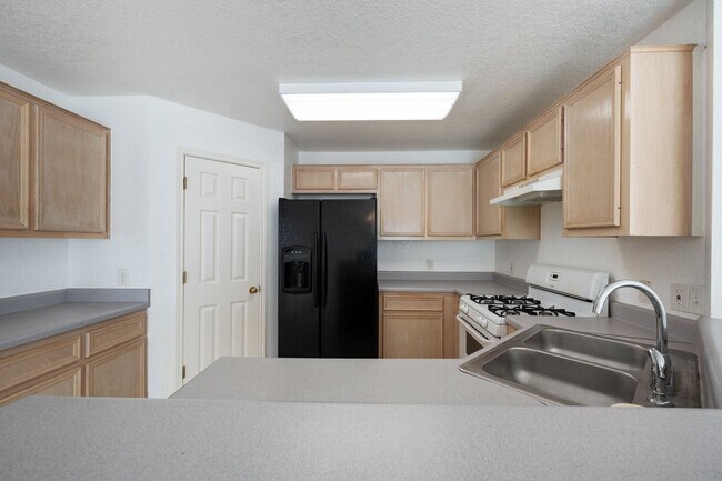 Building Photo - 203 Tamara Dr