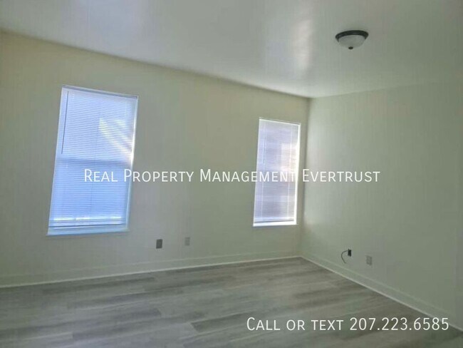 Building Photo - 53 Wood St