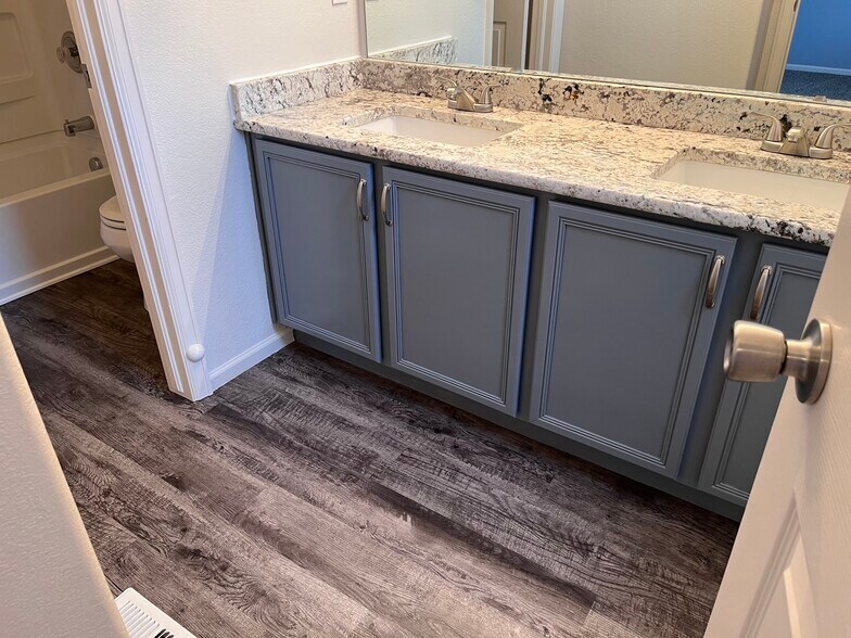 Building Photo - 1888 Reilly Grv