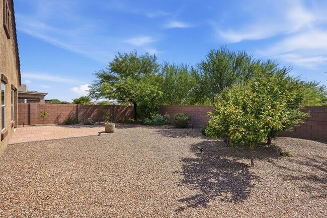 Building Photo - Spacious 3-Bedroom Marana Home with Carpet-Free Flooring & Fenced Yard