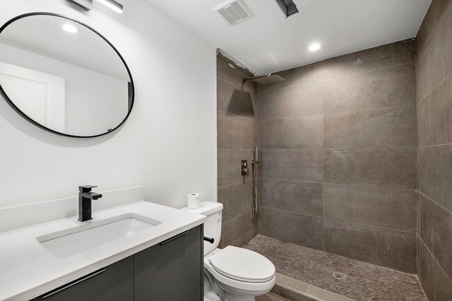 Building Photo - 1328 S 9th St