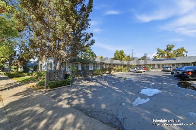 Building Photo - 139 W 18th St