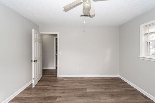 Building Photo - 4 Bedroom, 2.5 Bathroom Home on James Island