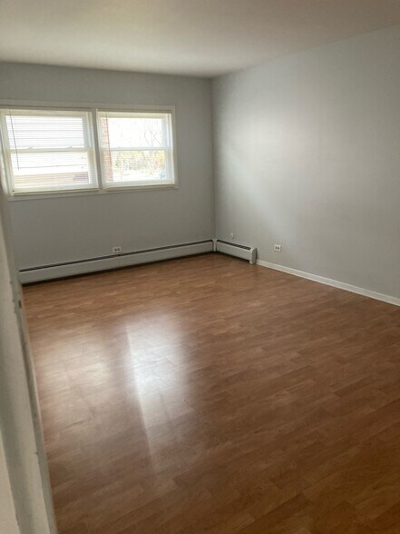 Building Photo - 801 S La Grange Rd