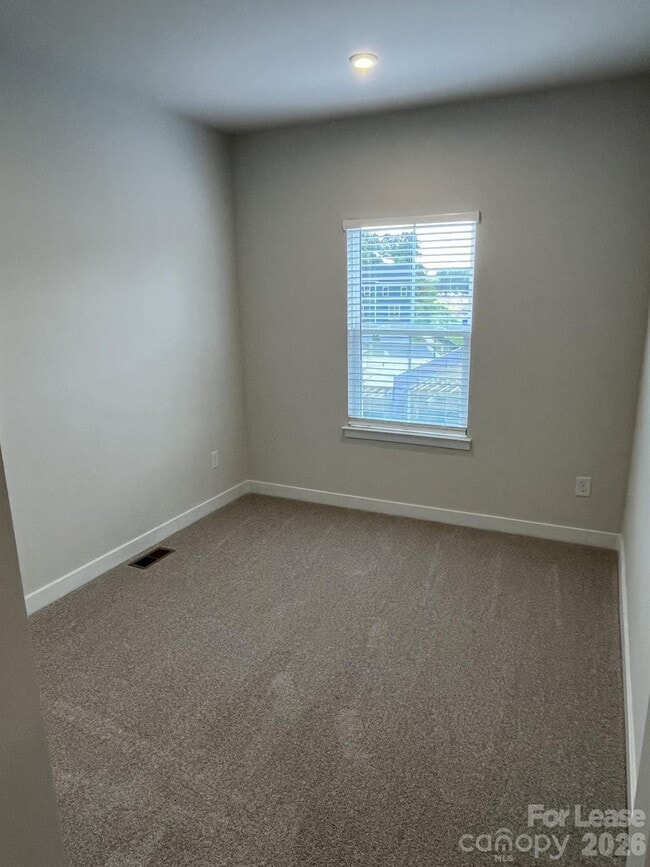 Building Photo - 5013 Griers Hl Dr